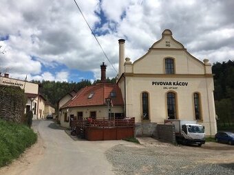 Číšník - servírka pivovar Kácov