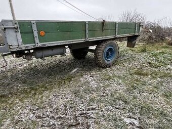 Dvoukolový vlek za traktor
