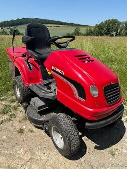 Zahradní traktor Honda dvouválec
