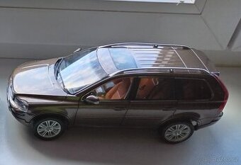 Model auta 1:18