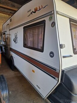 Prodám karavan 6 m – po velké opravě, plně funkční – 89 000