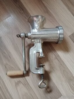 Mlýnek na maso - 1