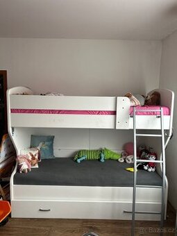 Patrová postel s úložným prostorem a matracemi