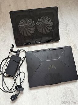 Herní notebook Asus
