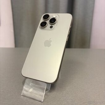 iPhone 15 Pro 256GB natural titan, pěkný stav, rok záruka