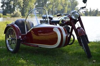 Jawa pérák 250 se sidecarem Tuma 1952 po renovovaci -rarita