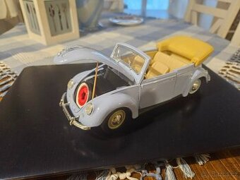 1:18 Volkswagen Brouk Maisto s.modrý