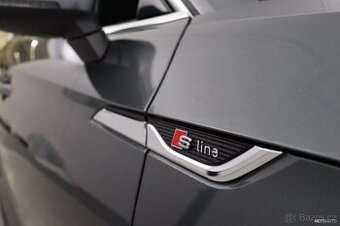 Bočné krídelká nálepky na blatník pre AUDI S-Line.