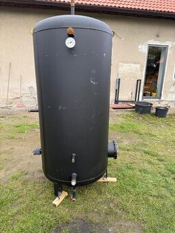 Akumulační nádrž s ohřevem + výměník