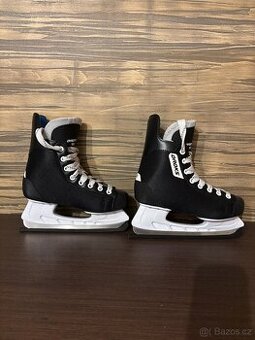Chlapecké brusle (vel. 37)