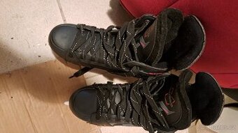 Prodám pánské lední brusle Attack 500 - U9 CROWNED