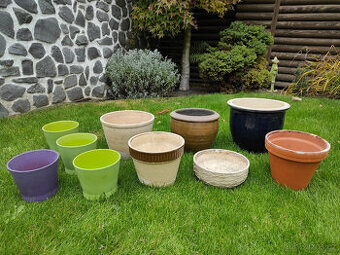 Mix keramických květináčů a obalů