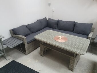 rohova zahradni sestava velká, vyskove stavitelny stul