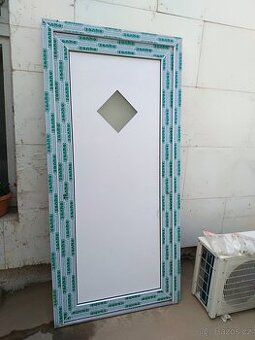 Plastové dveře 100 cm x 2100 cm