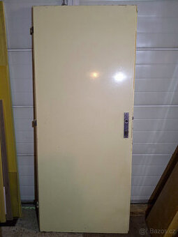 Dveře interiérové (staré) - 2ks