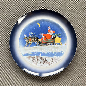 Vánoční závěsný talíř Santa na saních 26 cm