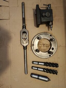 Různé příslušenství a nástroje