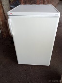 Lednička AEG ( mrazák vevnitř )