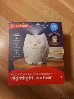 Světelný a hrací projektor Skip Hop