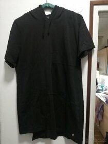 Černé šaty s kapucí a krátkým rukávem vel 42