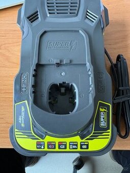 Nabíječka AKU STIHL a rychlonabíječka RYOBI , v textu