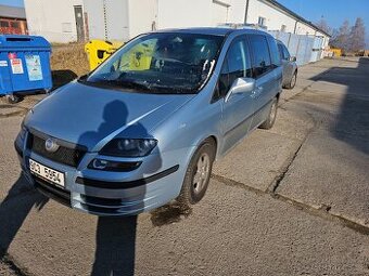 Fiat Ulysse 2.2 nafta 94 kw r.v. 2003 7 míst