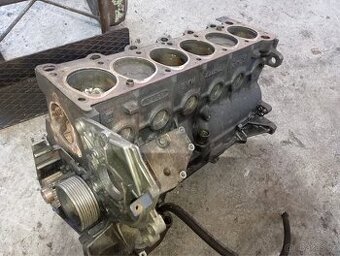 BMW E30 blok motoru 2.5 tds