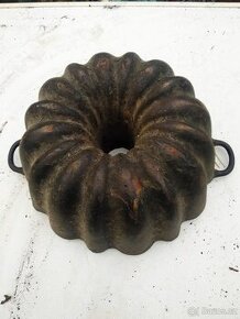 Litinová forma na bábovku