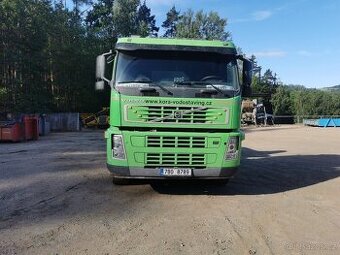 Tahač návěsů Volvo FM13 6x6 480 64T
