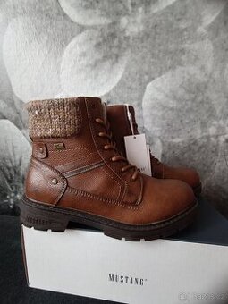 Kotníkové boty Mustang vel.40