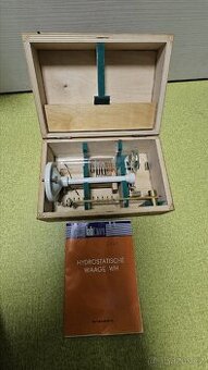 Přístroj pro hydrostatiku