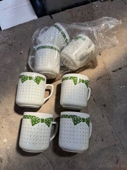 Retro hrnek zelena mašle