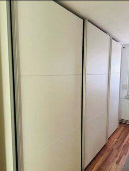 Velká skříně kupe