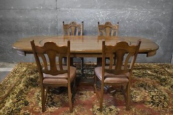 Rozkládací stůl se 4 židlemi