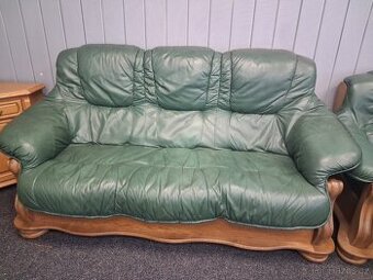 Rustikální pohovka, křesla ,stolek, skříně