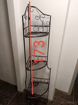 Kovový stojan na květiny