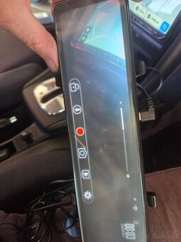 Kamera do auta, digitální zrcatko