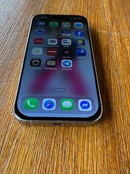 Apple iPhone 16 Pro 256gb přírodní titan