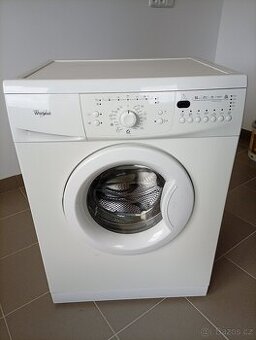 Funkční pračka Whirlpool