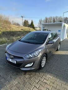 Hyundai i30, 1,6 benzin, na splátky bez registru