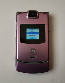 Prodám Motorola RAZR V3c  na díly / do sbírky
