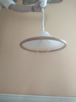 Stropní lampa, světlo