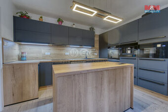 Prodej rodinného domu, 138 m², Neurazy