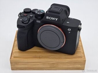 Sony A7IV TOP STAV