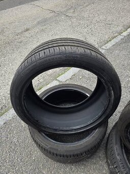 Sada letních pneu téměř nejetych 7,1 až 7,3 mm dvorozmer r19