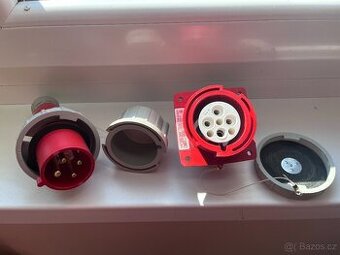 Zástrčka a zásuvka s kryty 32A/380V (nové)