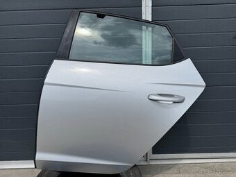 Dveře Seat Leon 5F hatchback levé zadní , kód barvy LX7W