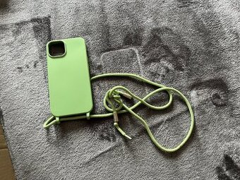 kryt pro Apple iPhone 13 se šňůrkou