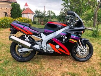 Yamaha FZR 600R, plně funkční, velmi zachovalá