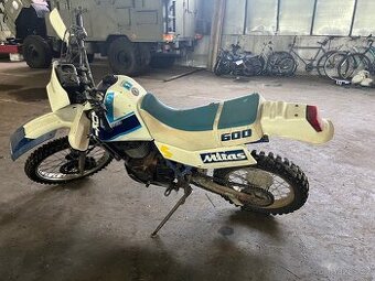 Suzuki DR600